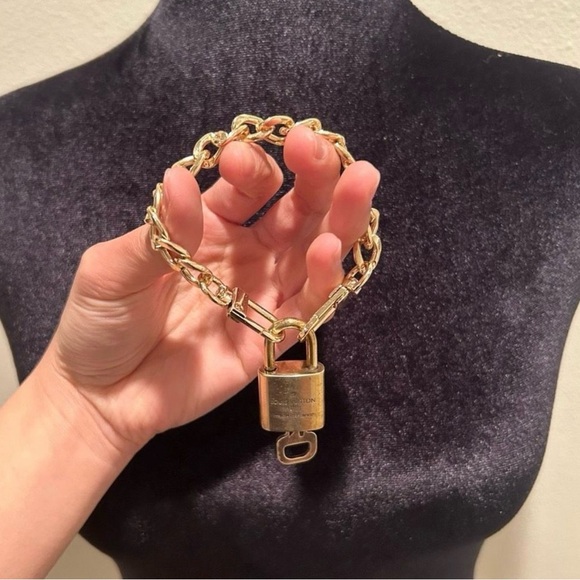 Louis Vuitton Lock & Key #306 - Picture 6 of 6